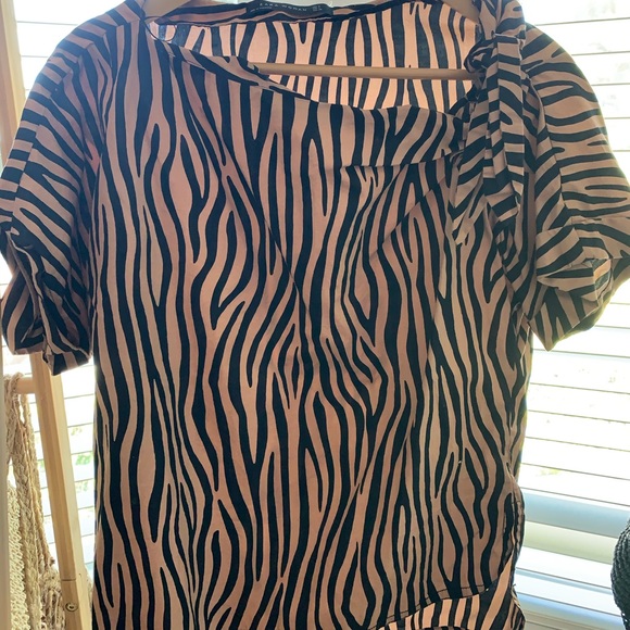 Zara Tops - Zara animal print top